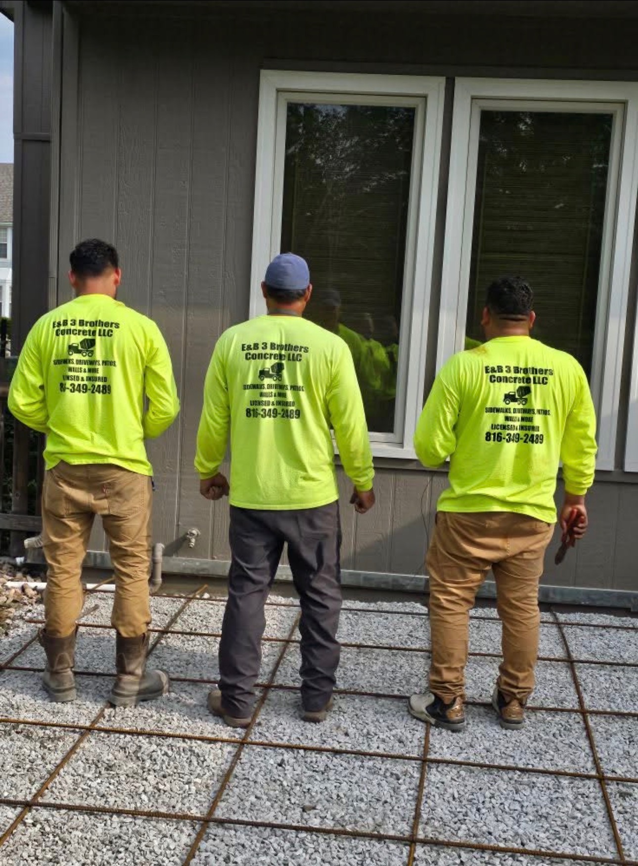 The E&B 3 Brothers Concrete crew on-site over a prepared concrete pour